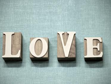 《河南新闻联播》开启实时直播新篇章 《河南新闻联播》开启实时直播新篇章